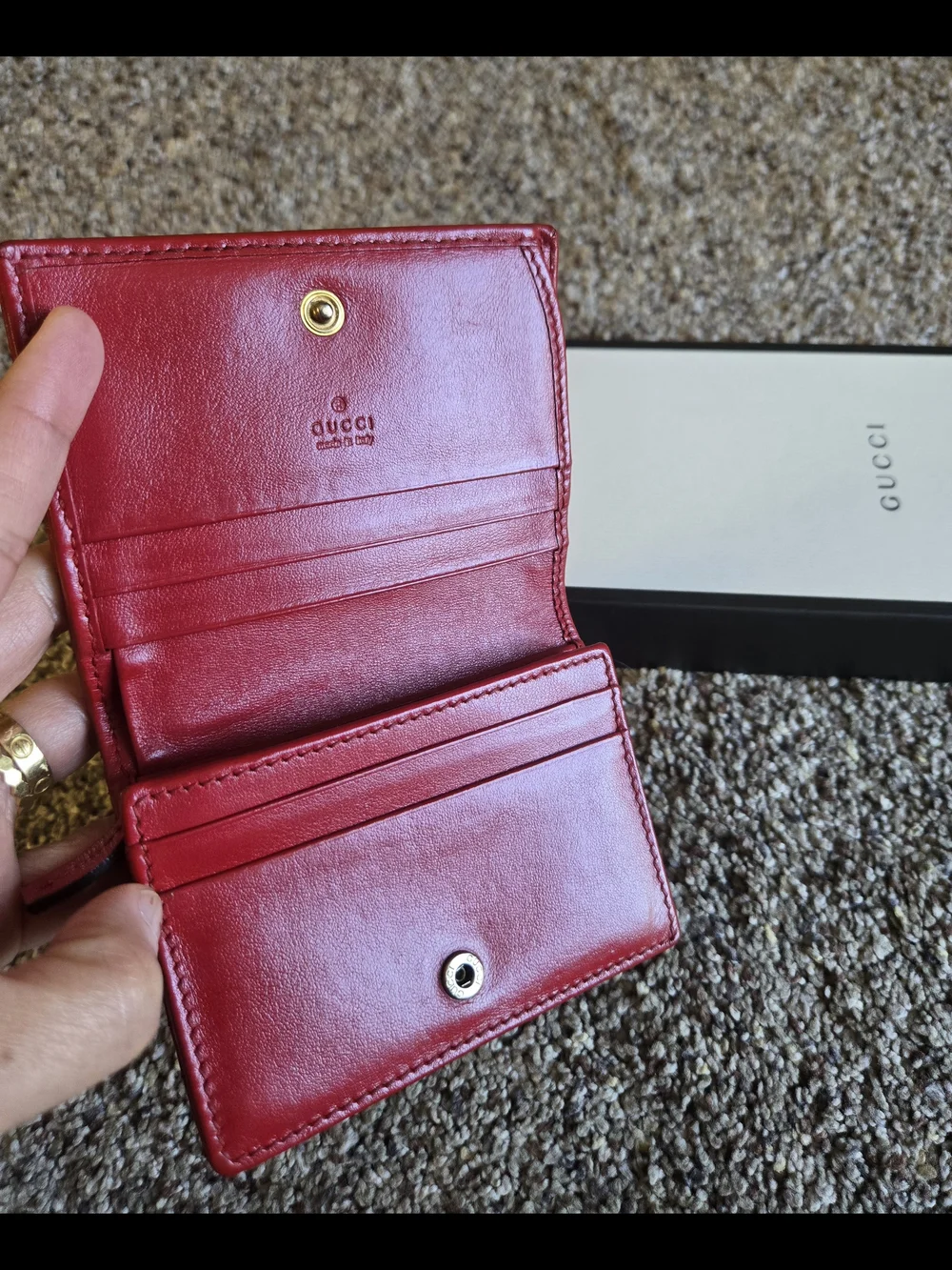 Gucci Red Quilted Leather Compact Wallet with Gold Double G - Picture 2 of 9